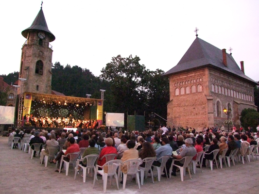 Festivalului "Vacante Muzicale la Piatra Neamt"
